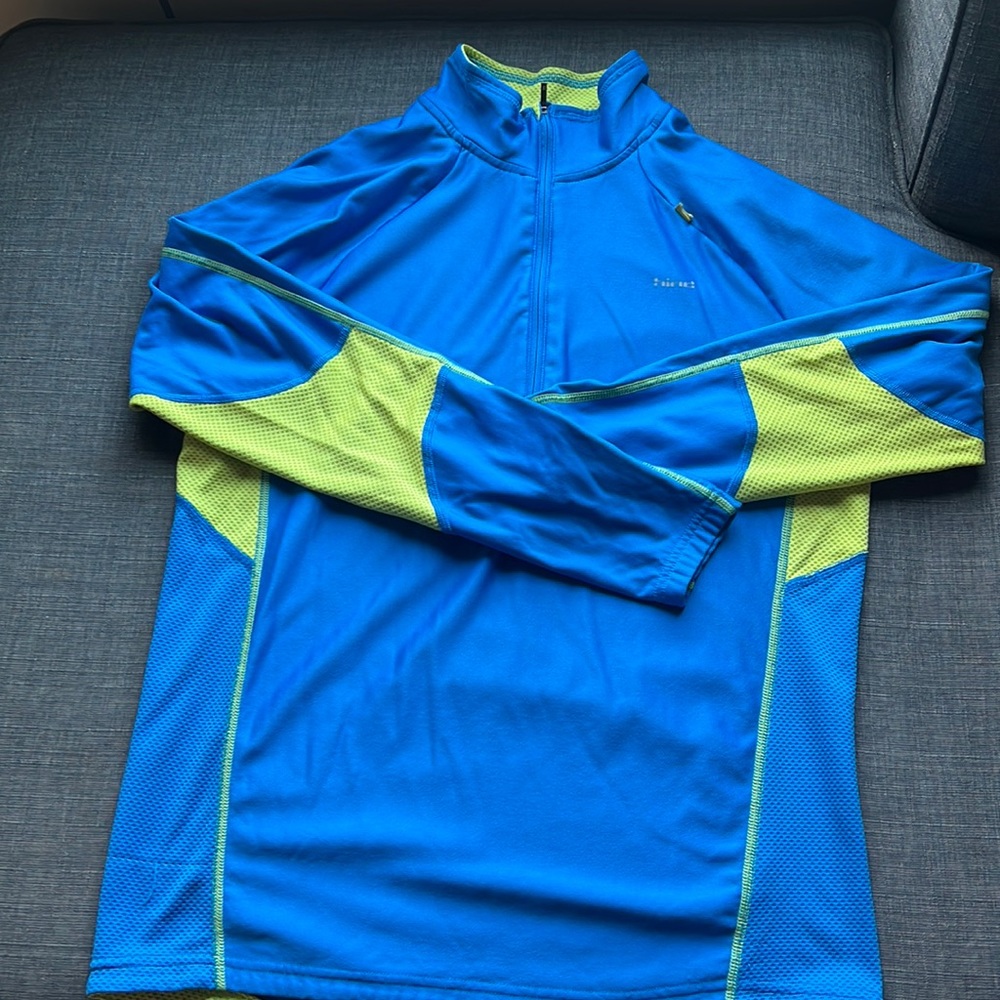 Hind work out pull over